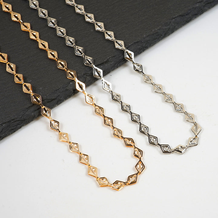 Decorative Diamond-Linked Eyewear Chain Stornfield