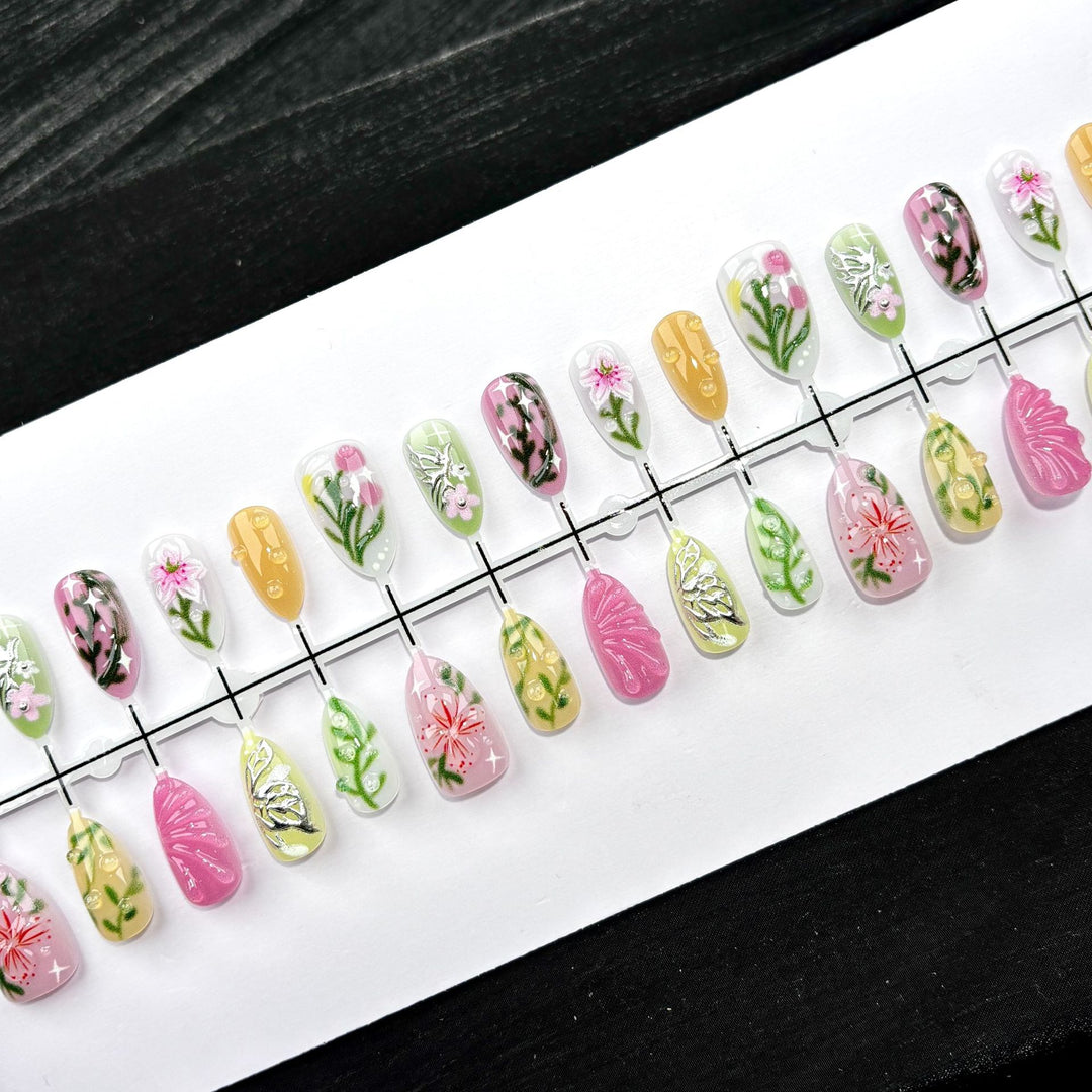 Elegant Polka Dot and Lace Press-On Nail Set