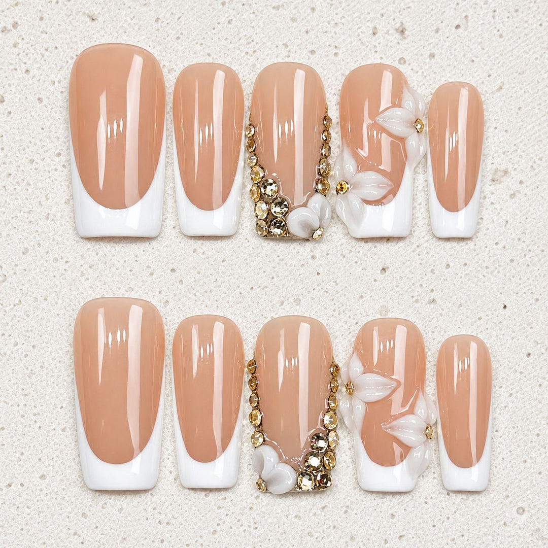 Detailed Articulated Press-On Nail Set