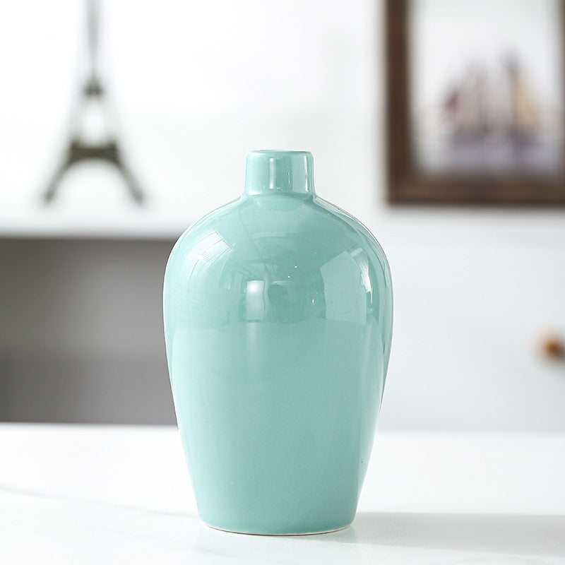 Elegant Ceramic Decorative Vase Stornfeild