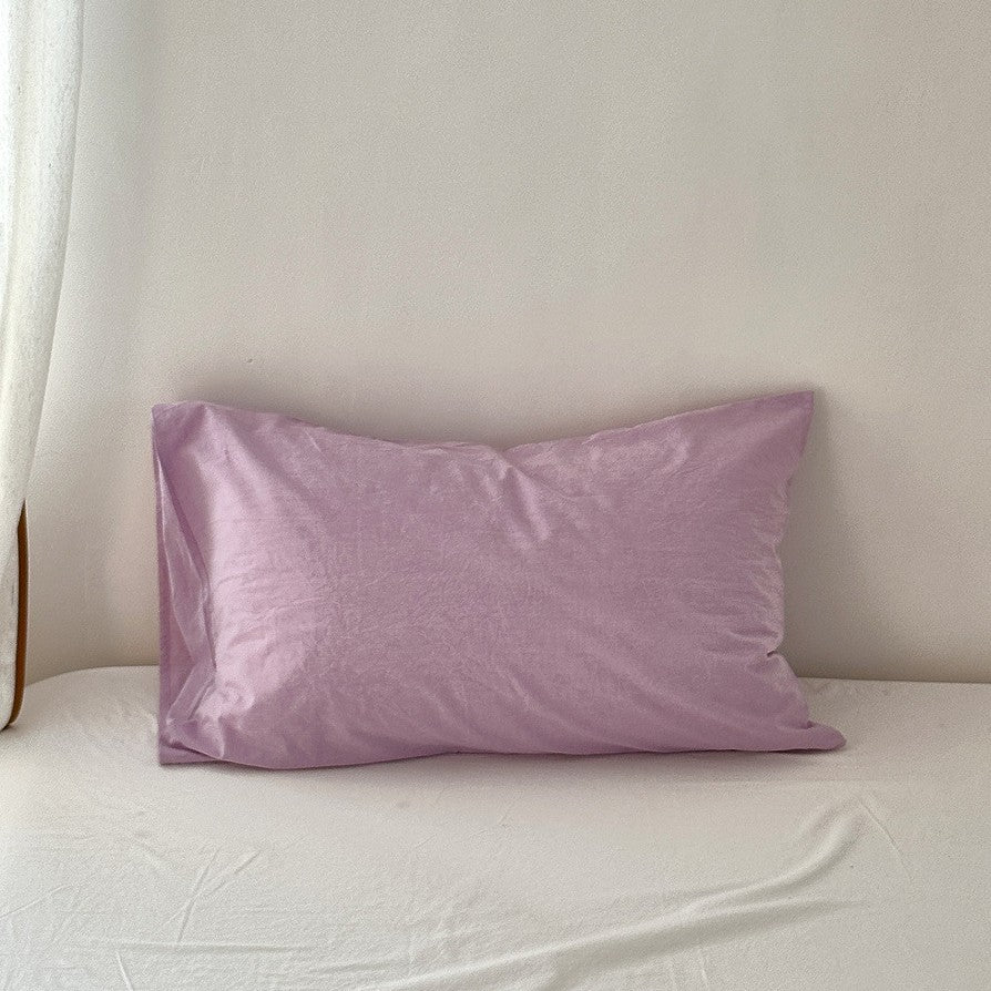 Cushion cover made of soft cotton percale with hidden zipper