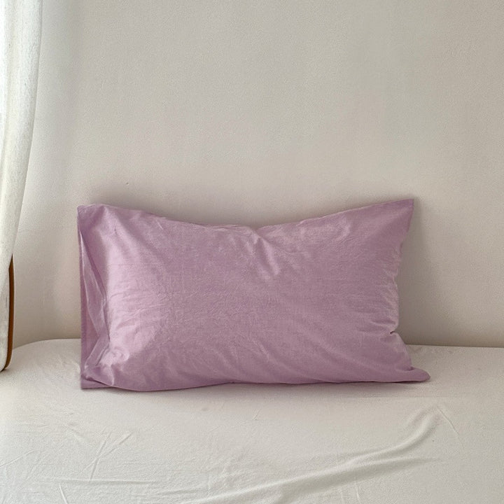 Cushion cover made of soft cotton percale with hidden zipper