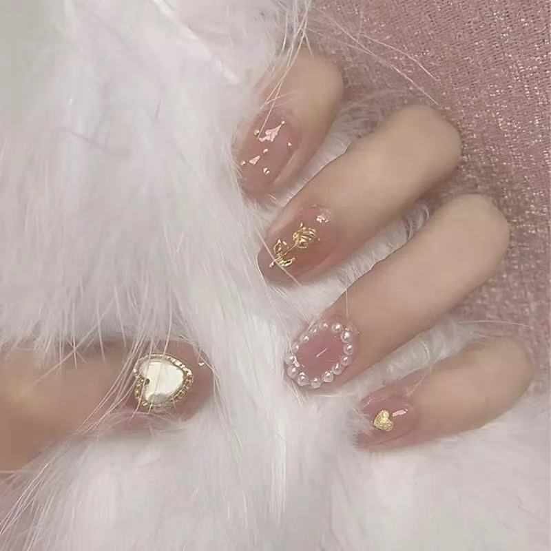 Elegant Nail Art Press-On Set
