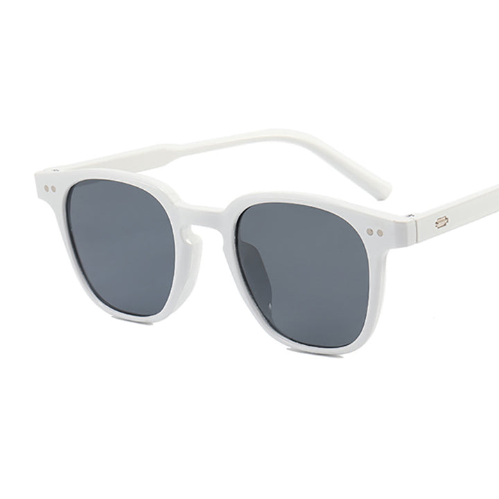 Retro-Inspired Stylish Sunglasses