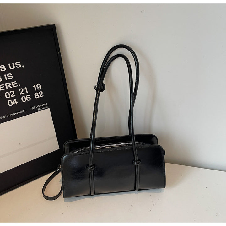 Modern Minimalist Crossbody Bag Stornfield