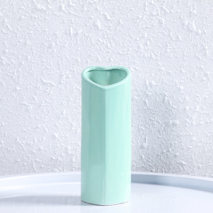 Heart-Shaped Elegant Ceramic Vase Stornfeild