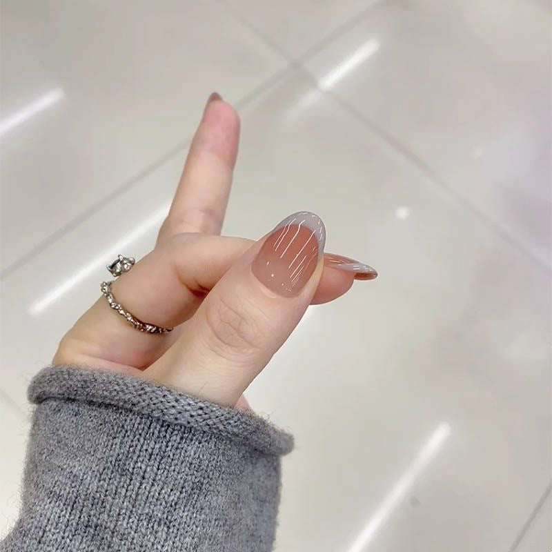 Elegant Press-On Nail Art Set