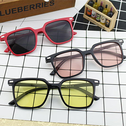 Women's modern square sunglasses with minimalist frame structure Stornfield