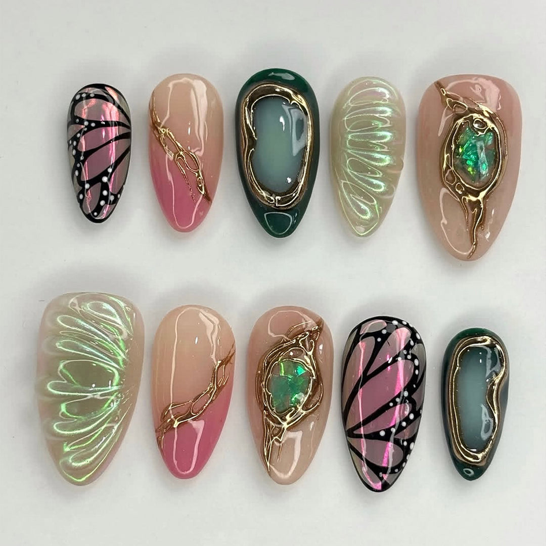 Glamorous artificial nails set with delicate designs Stornfield