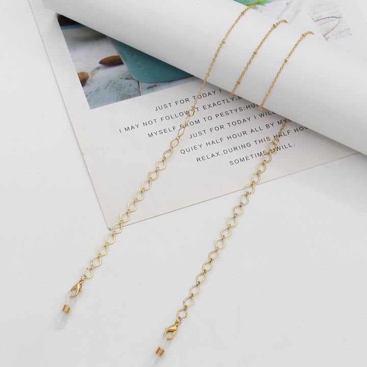 Elegant Pearl Chain Eyewear Holder Stornfield