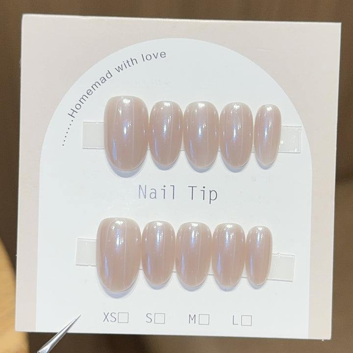 Artificial nails in a timeless elegant design Stornfield