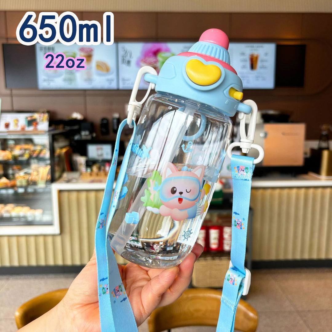 Women's transparent drinking bottle with ergonomic carrying handle and integrated straw Stornfield