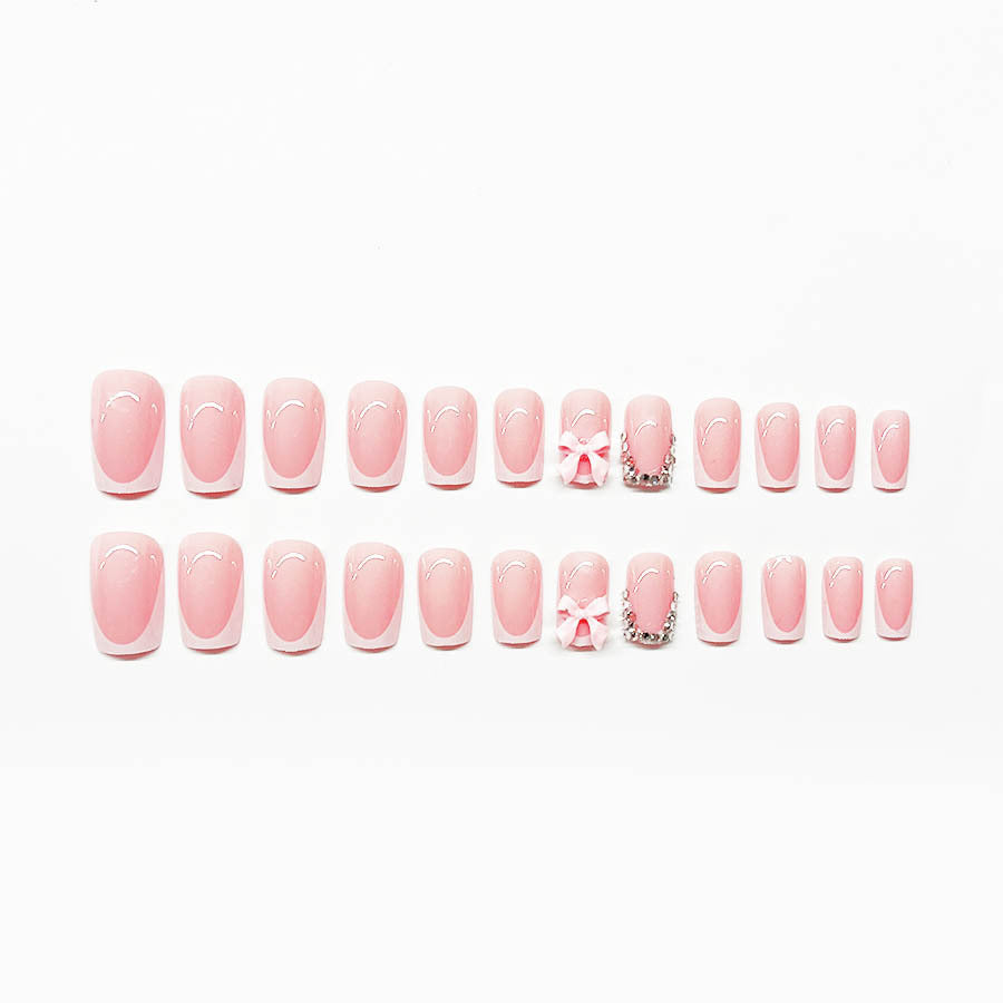 Artificial nail set with elegant details and 3D decorations Stornfield