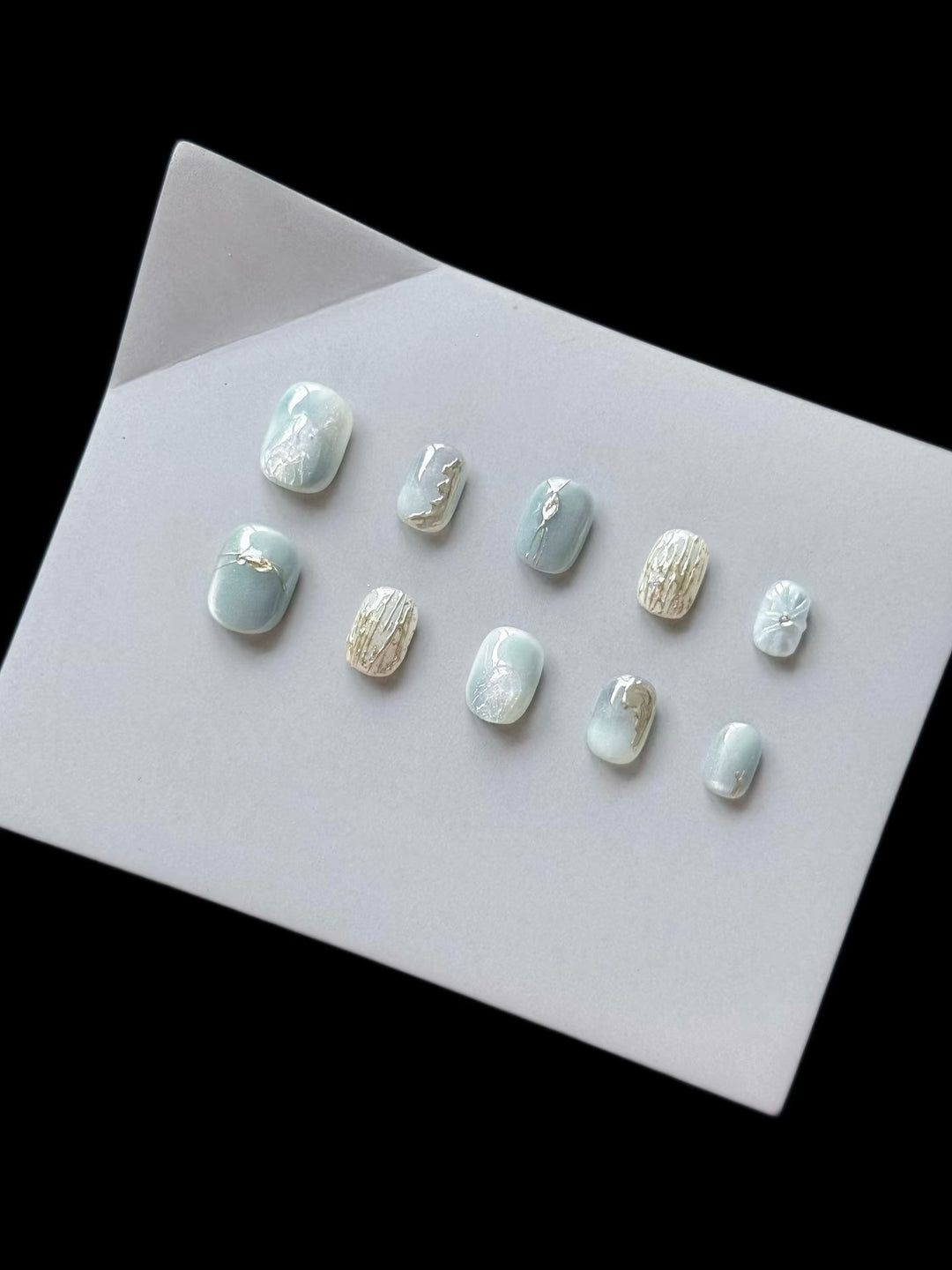 Artistic Press-On Nail Art Set with Elegant Marble Design