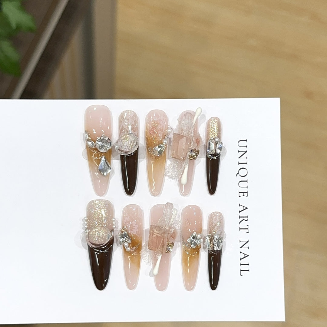 Luxurious Decorative Press-On Nail Art Set