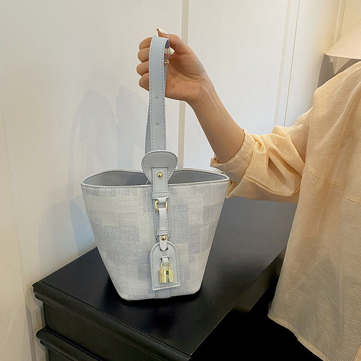Elegant Structured Bucket Bag
