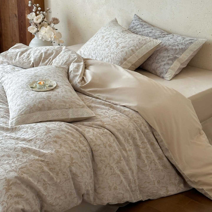 Jacquard Damask Duvet Cover Set with Hidden Closure and Corner Ties