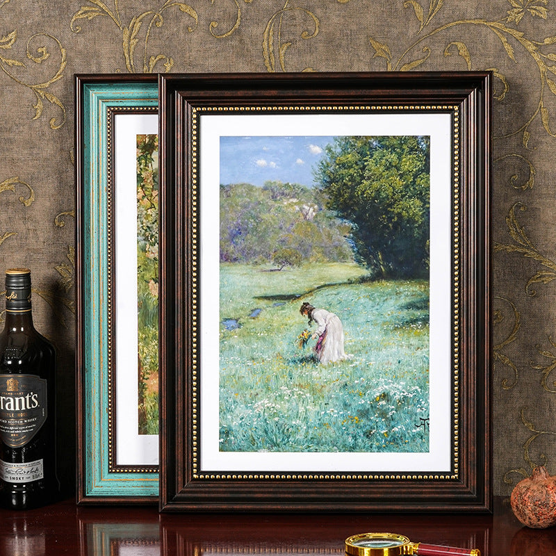 Ornate Wooden Photo Molding Frame for Home