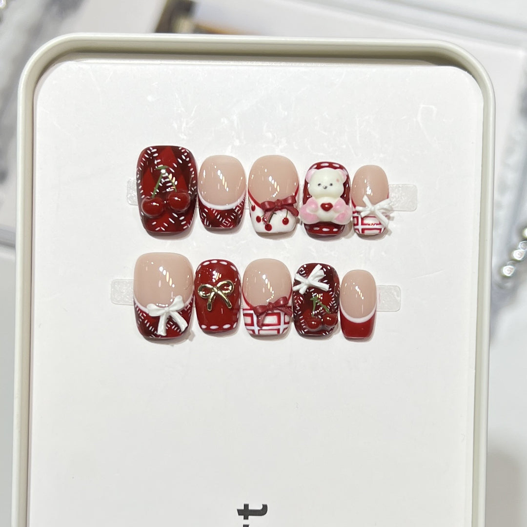 Artistic Press-On Nail Set with Elegant Floral Design Stornfield