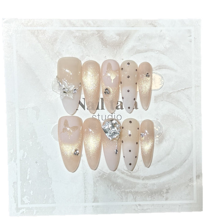 Elegant Press-On Nail Art Set with Decorative Floral Accents Stornfield