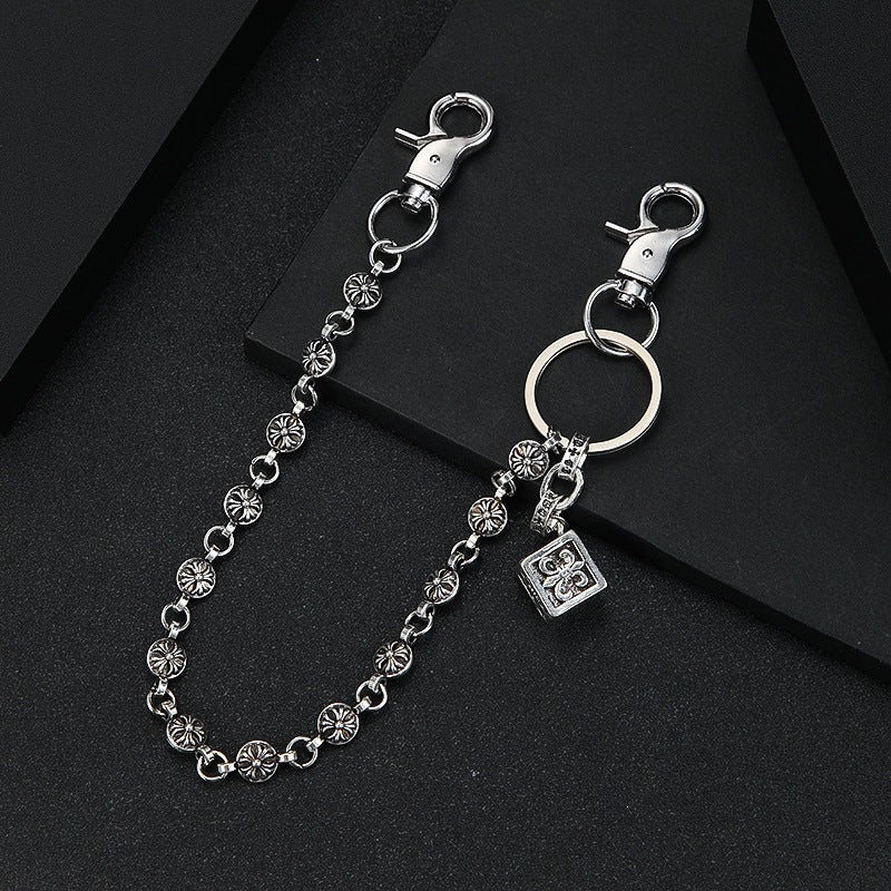 Fashionable keychain with filigree chain design Stornfield
