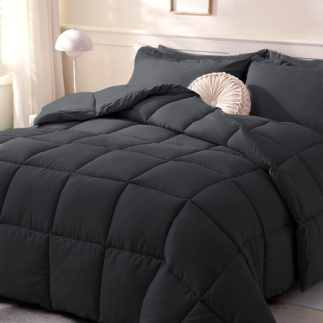 Ultra-Soft Premium All-Season Comforter Stornfield
