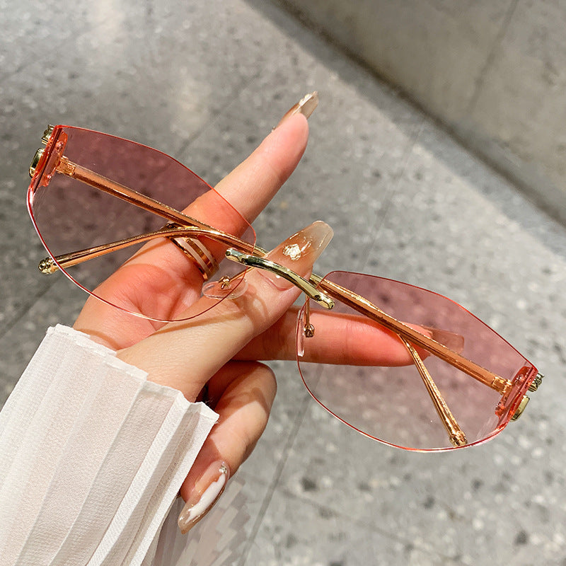 Women's fashionable sunglasses with innovative checkered design Stornfield