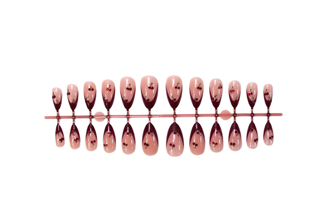 Artificial nail set with unique designs Stornfield