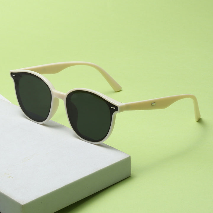 Ladies Fashion Sunglasses with trendy, round frame and UV protection Stornfield