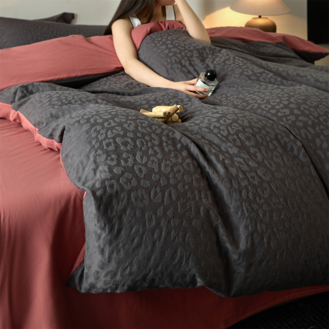 Reversible Jacquard Leopard Duvet Cover Set