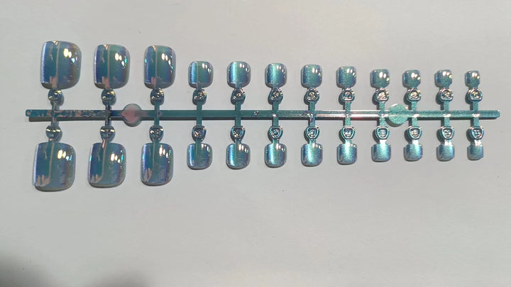 Artistic Press-On Nail Set with Iridescent Finish Stornfield
