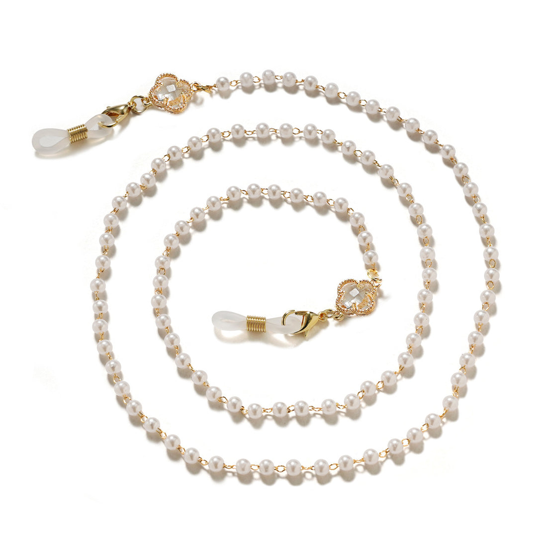 Elegant glasses holder chain with pearl accents Stornfield