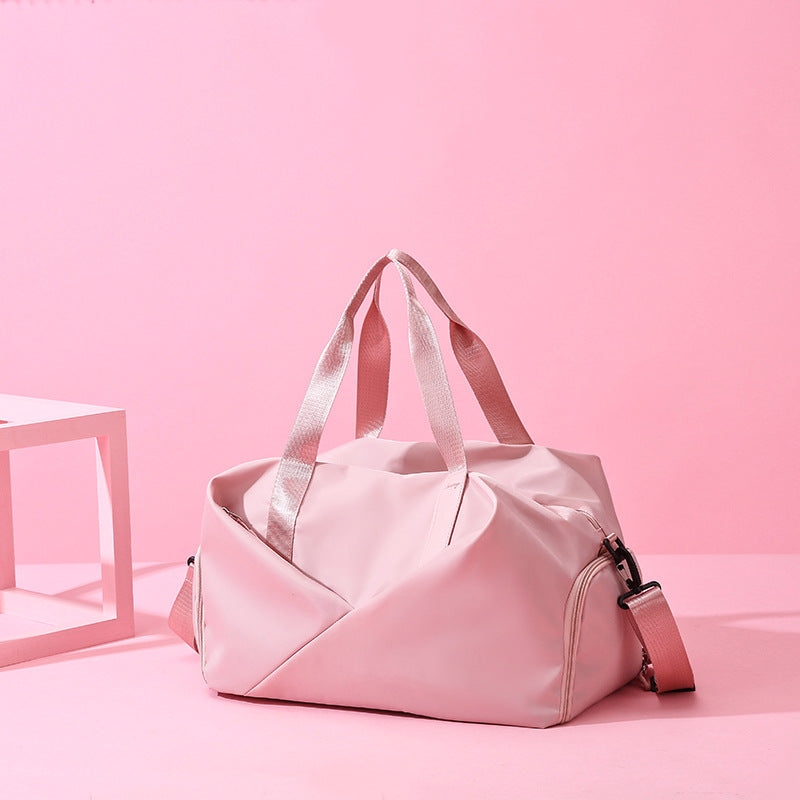 sporty travel bag with intelligent compartment design and adjustable shoulder strap Stornfield
