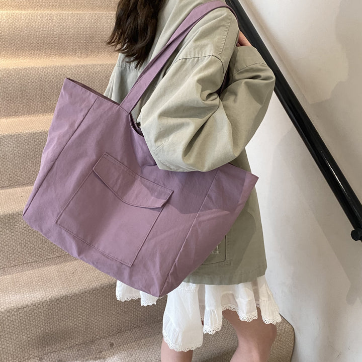 Spacious shopping bag with practical front pocket Stornfield