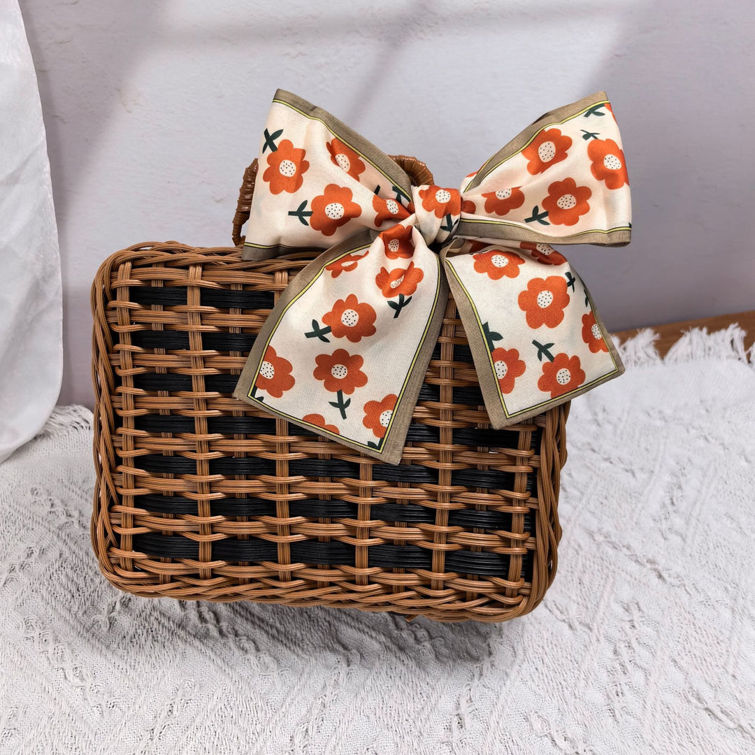 Women elegant handbag made of woven material Stornfield