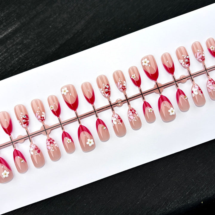 Elegant Polka Dot and Lace Press-On Nail Set