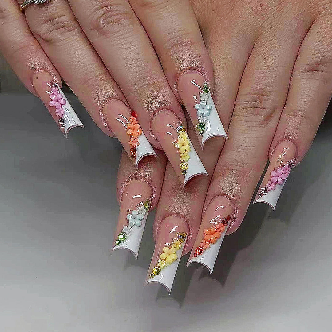 Elegant and creative artificial nails Stornfield
