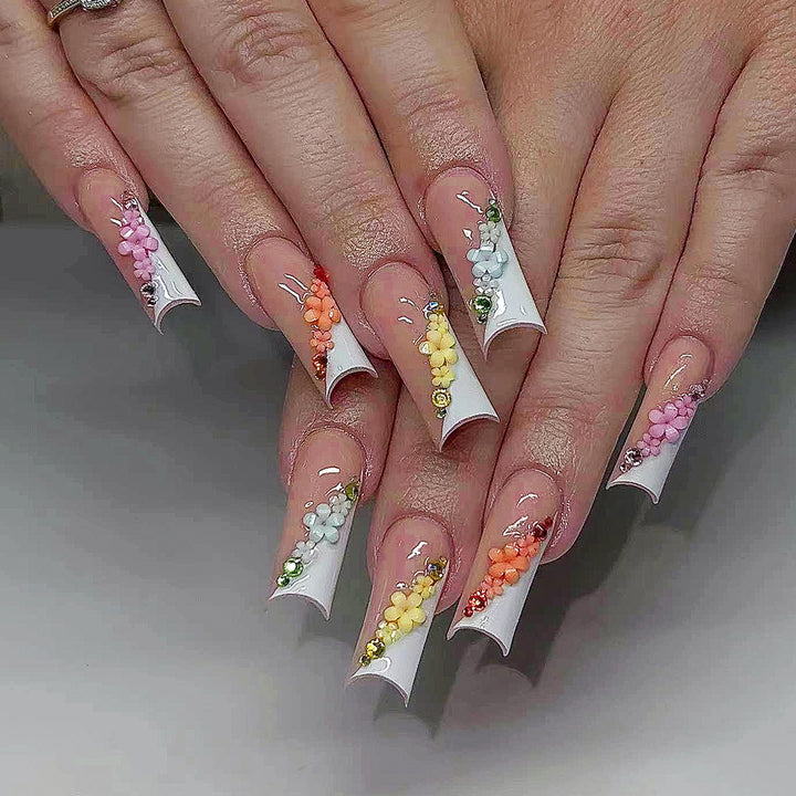 Elegant and creative artificial nails Stornfield