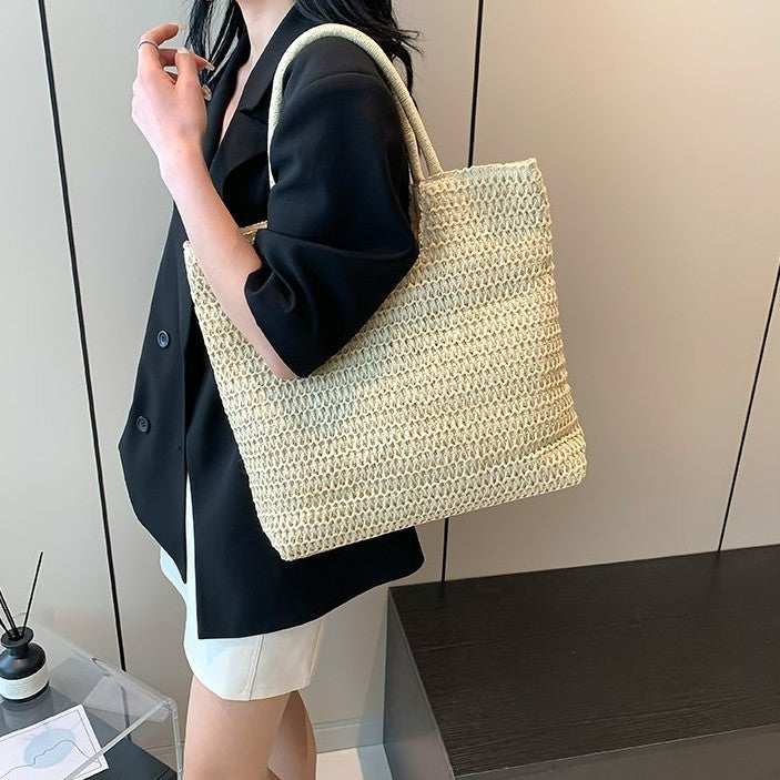 Handwoven tote bag with structured weaving Stornfield