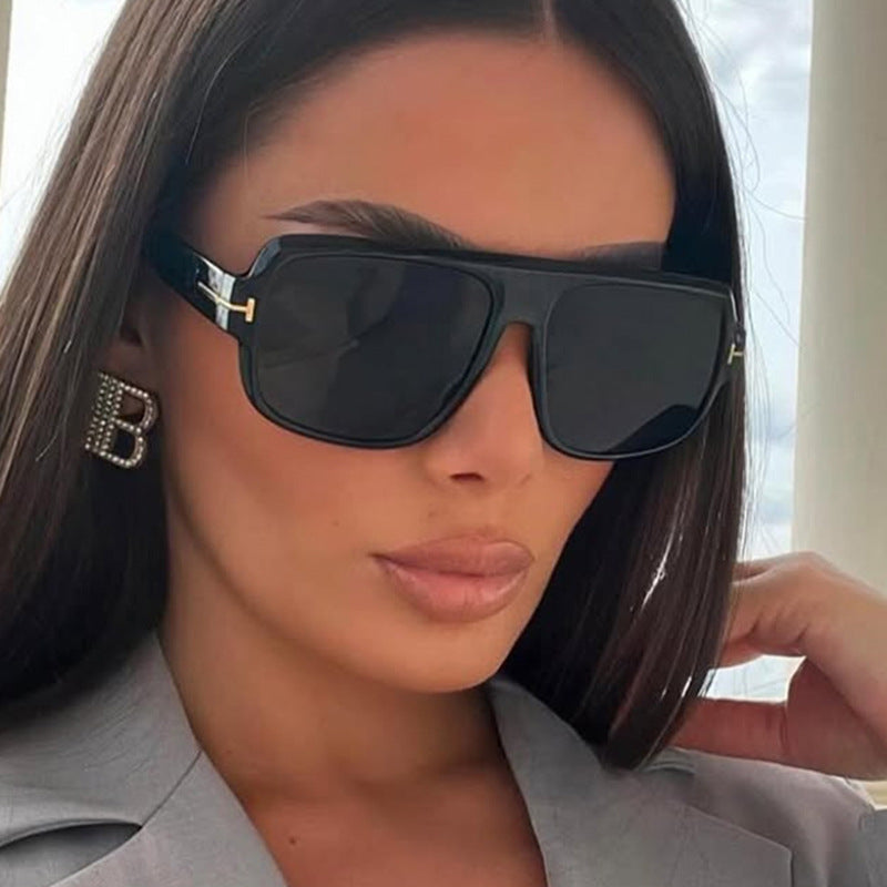 Women’s fashionable square sunglasses with trendy tortoiseshell pattern Stornfield