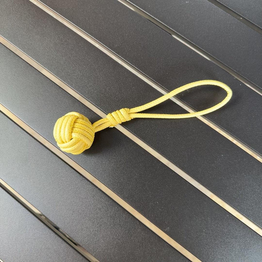 Multifunctional Knot Keychain Accessory Stornfield