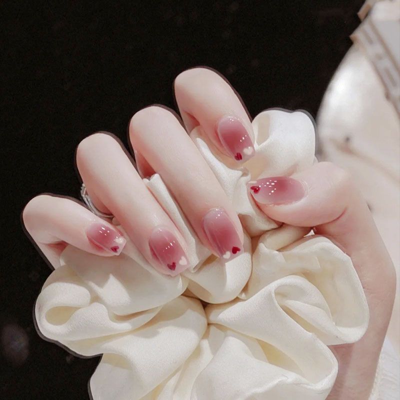 Artistic Ombre Heart Design Press-On Nail Set Stornfield