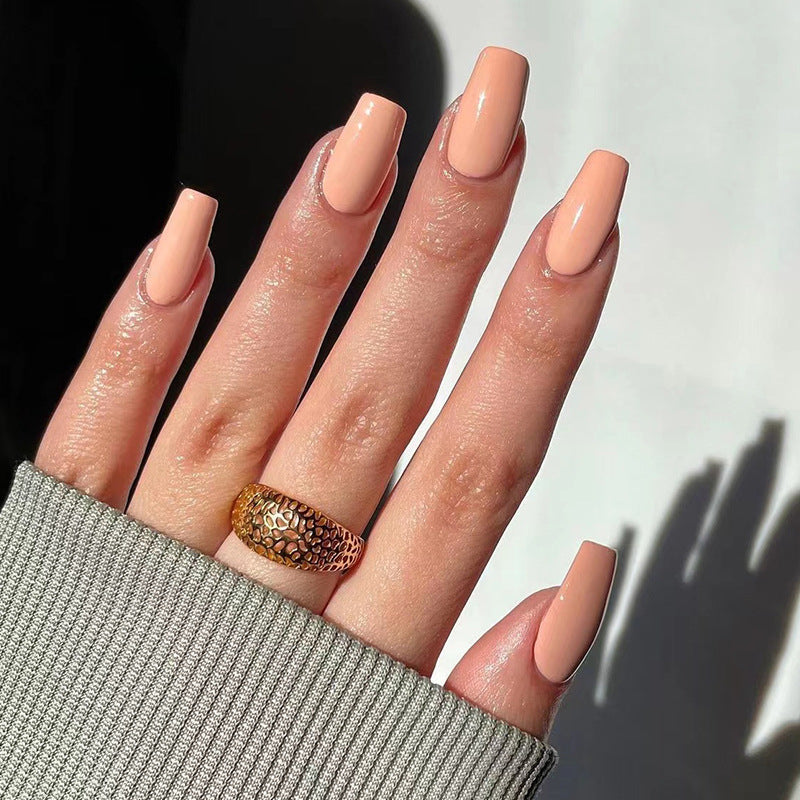 Stylish artificial nails in elegant gloss finish Stornfield