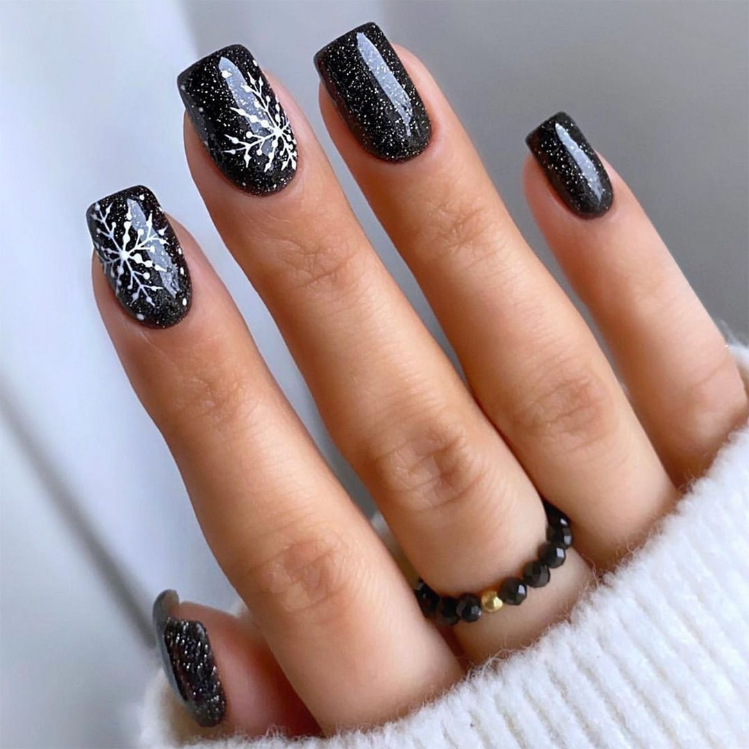 Artificial nail set with festive winter theme Stornfield