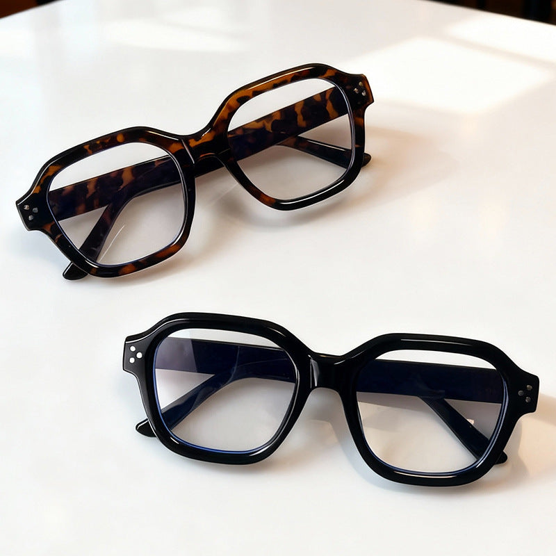 Elegant Oversized Square Frame Sunglasses Stornfield