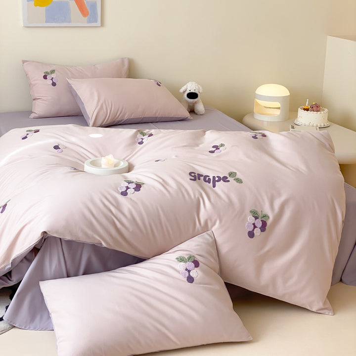Bedding complete set made of cotton satin with dessert party motif and reversible pillowcases