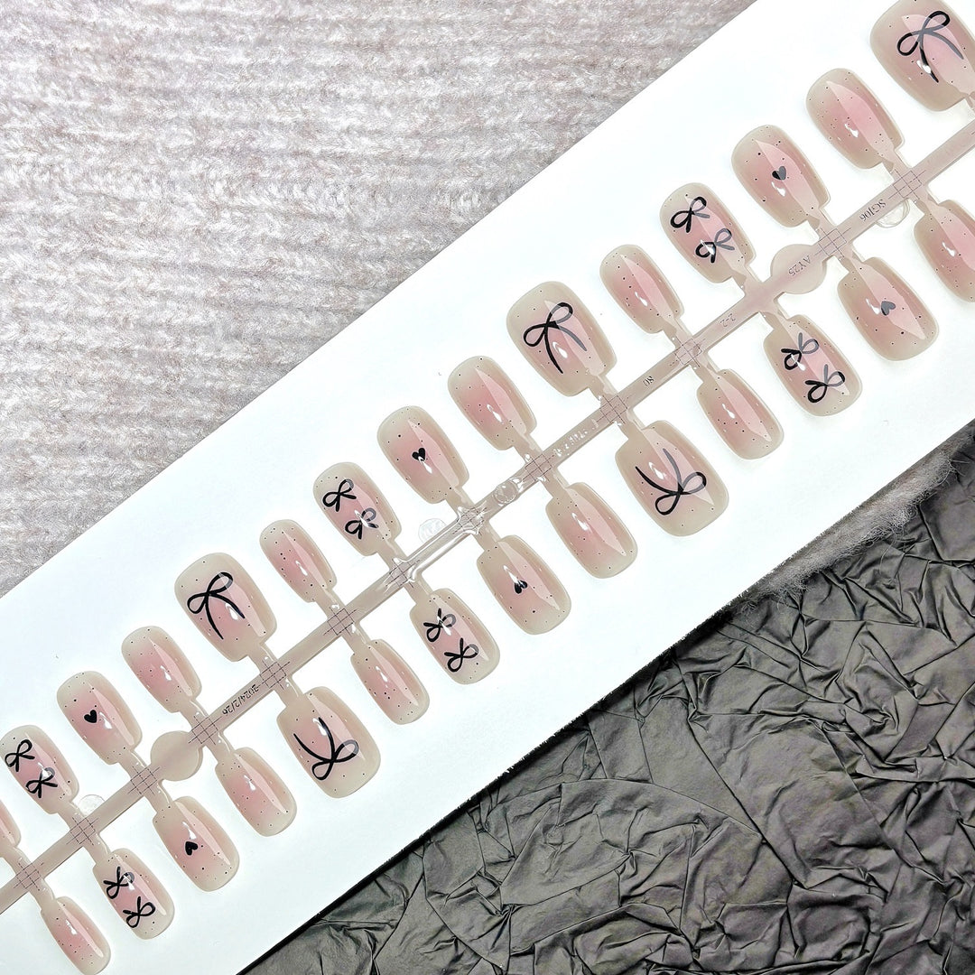 Decorative Press-On Nail Art Set 1790745420