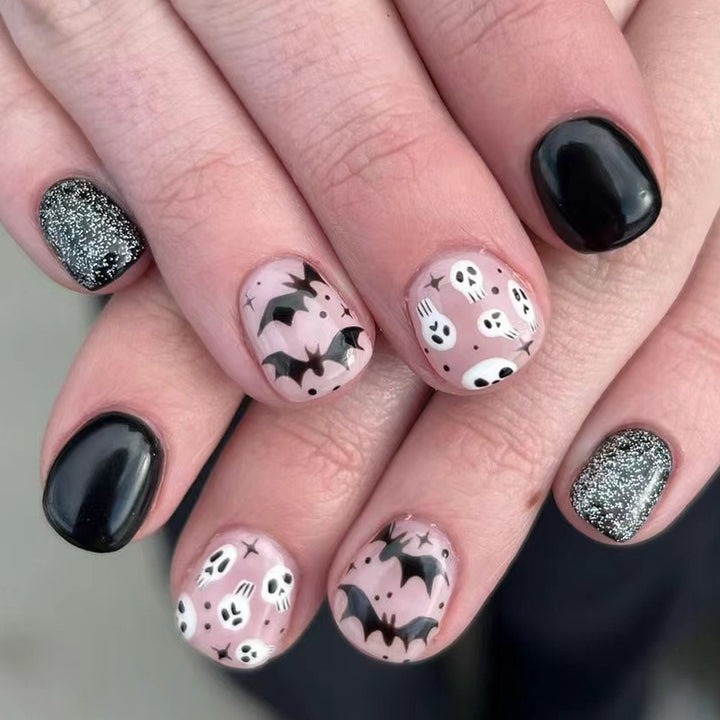 Spooky Halloween-Themed Nail Art Stornfield