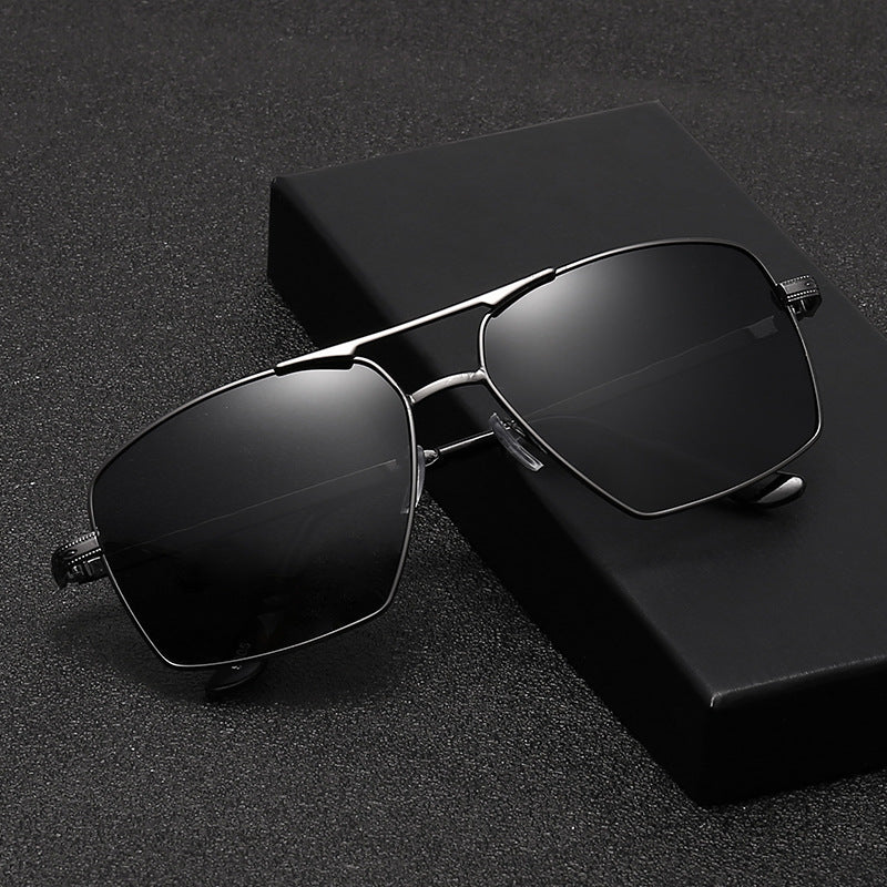 Men's modern sunglasses in an elegant frame Stornfield