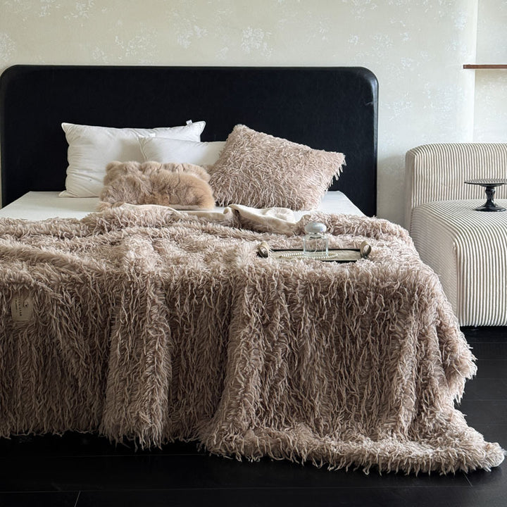 Luxurious Shaggy Faux Fur Bed Throw Blanket